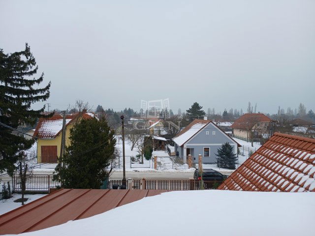 Eladó családi ház, Zánkán 234 M Ft, 5+2 szobás