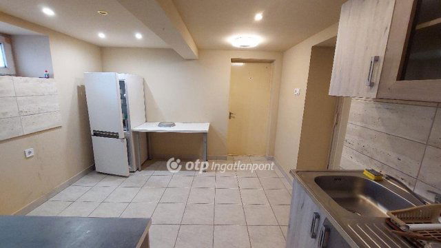 Eladó családi ház, Kisújszálláson 7.9 M Ft, 1+1 szobás