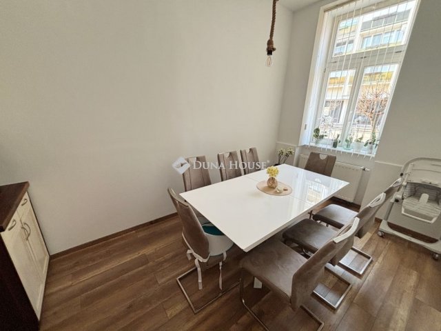 Eladó téglalakás, Szombathelyen 69.9 M Ft, 4 szobás