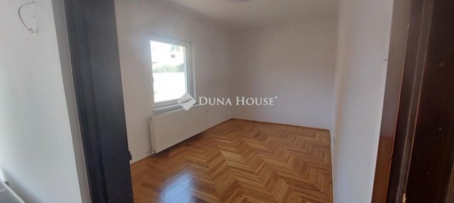 Eladó családi ház, Makón 79.99 M Ft, 4 szobás