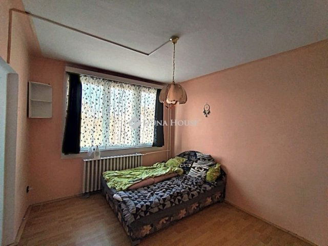 Eladó téglalakás, Szombathelyen 43 M Ft, 3 szobás