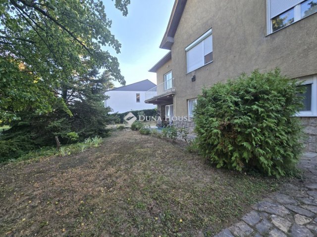 Kiadó téglalakás, albérlet, Pécsett, Surányi Miklós úton