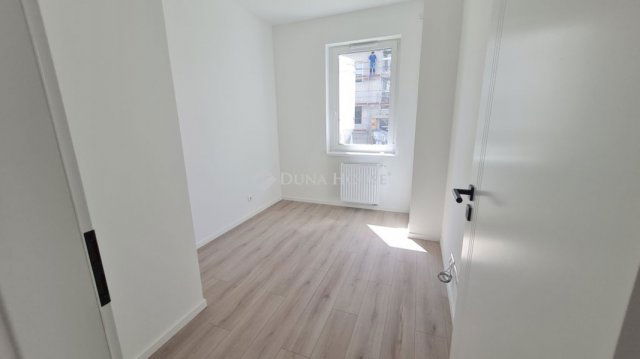 Eladó téglalakás, Zalaegerszegen 89.662 M Ft, 4 szobás