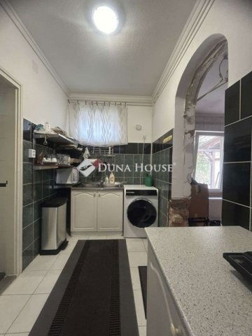 Eladó családi ház, Vecsésen 72.9 M Ft, 2 szobás