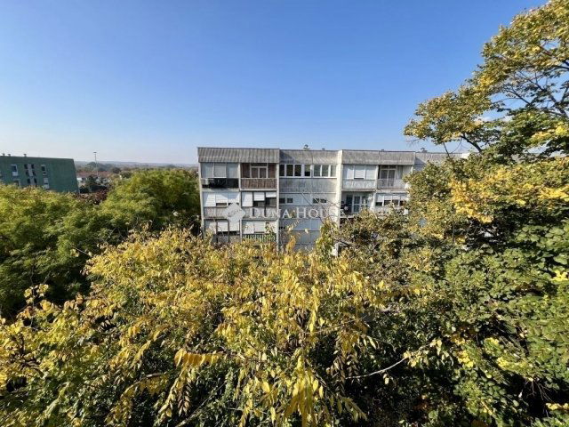 Eladó panellakás, Pécsett 42.9 M Ft, 2 szobás