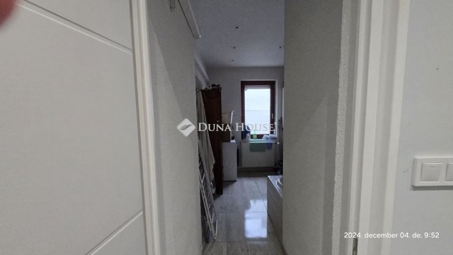 Eladó családi ház, Budapesten, XVIII. kerületben, Üllői úton