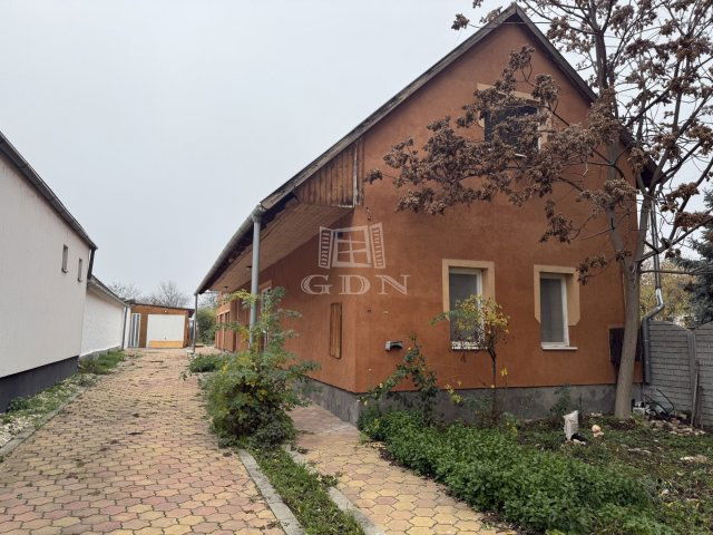 Eladó családi ház, Székesfehérvárott 74.9 M Ft, 5 szobás