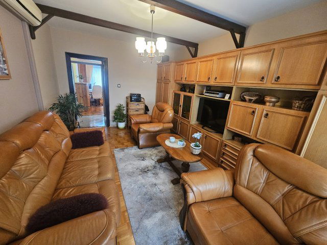 Eladó panellakás, Pécsett 49.9 M Ft, 2+1 szobás