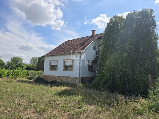 Eladó családi ház, Borotán 28 M Ft, 4 szobás