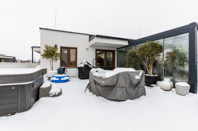 Eladó téglalakás, Budapesten, XV. kerületben 250 M Ft, 7 szobás