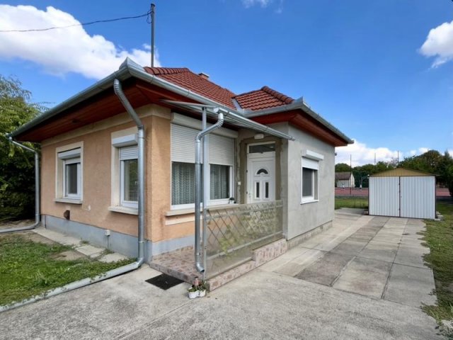Eladó családi ház, Nagykátán 47.5 M Ft, 1 szobás