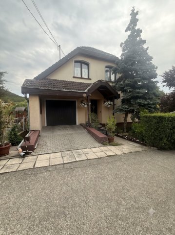 Eladó családi ház, Rádon 124.9 M Ft, 5 szobás