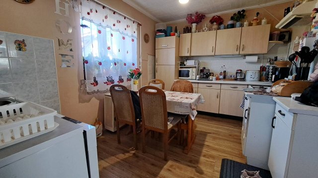 Eladó családi ház, Göncön 21 M Ft, 2 szobás