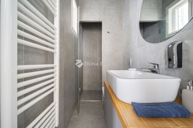 Eladó téglalakás, Budapesten, VI. kerületben 229 M Ft, 6 szobás