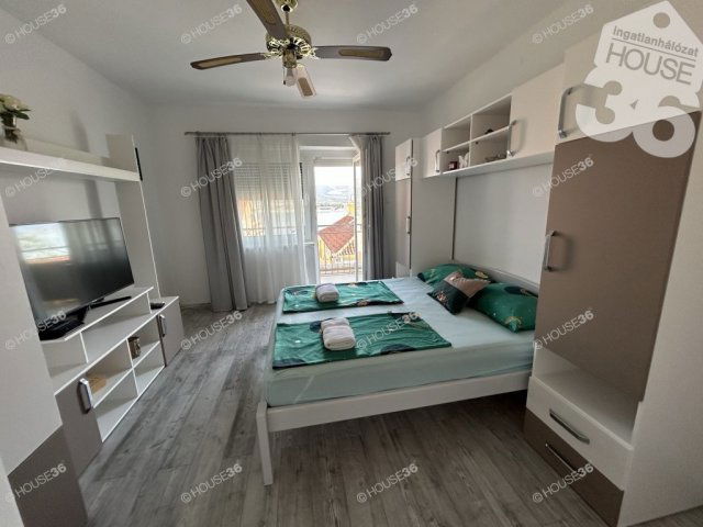 Eladó nyaraló, Madarason 86.4 M Ft, 5 szobás