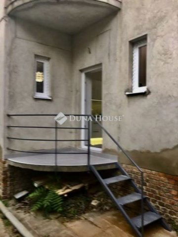 Eladó téglalakás, Pécsett 75 M Ft, 3 szobás