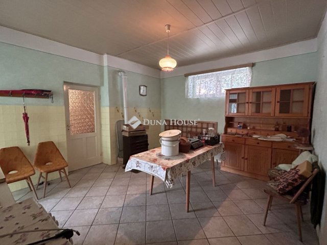 Eladó családi ház, Nagybaracskán 18 M Ft, 4 szobás