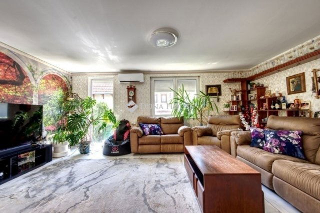 Eladó családi ház, Piliscsabán 164.9 M Ft, 7 szobás