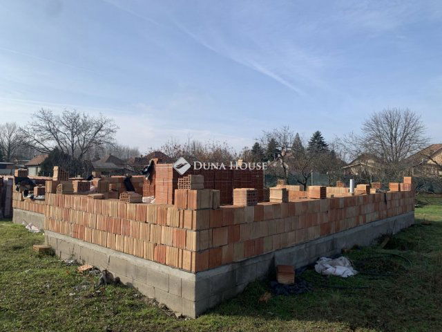 Eladó telek, Dánszentmiklóson 14.9 M Ft / költözzbe.hu