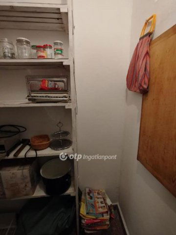 Eladó téglalakás, Pécsett 49.9 M Ft, 2 szobás