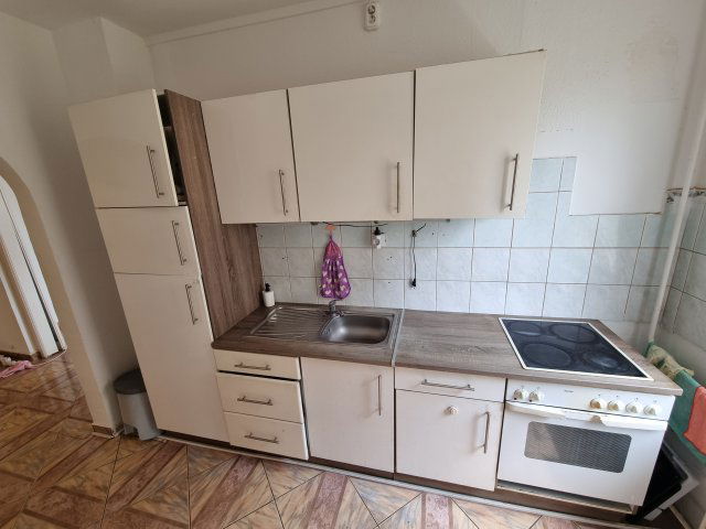 Eladó panellakás, Budapesten, IV. kerületben, Hajló utcában