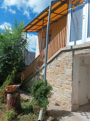 Eladó családi ház, Szokolyán 89.9 M Ft, 7 szobás
