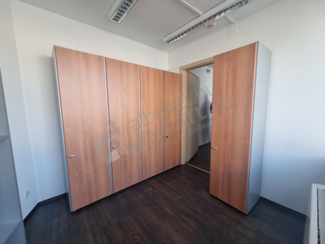 Kiadó téglalakás, albérlet, IX. kerületben, Boráros téren