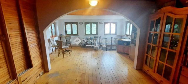 Eladó nyaraló, Sukorón 49 M Ft, 5 szobás / költözzbe.hu