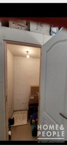 Eladó garázs, Hódmezővásárhelyen 16 M Ft