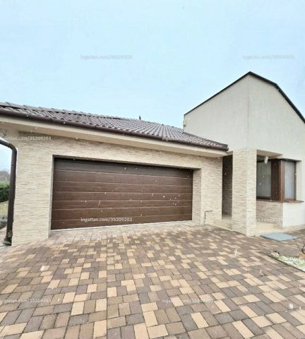 Kiadó családi ház, albérlet, Debrecenben, Dézsa utcában