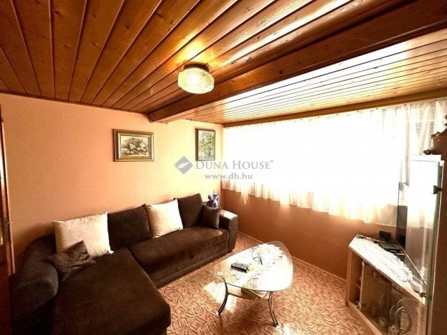 Eladó családi ház, Szentendrén 117.9 M Ft, 4 szobás
