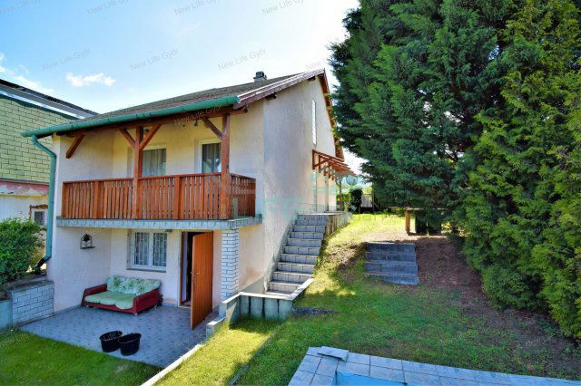 Eladó családi ház, Tatabányán 44.9 M Ft, 2 szobás