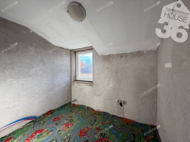 Eladó családi ház, Kerekegyházán 89.9 M Ft, 5 szobás