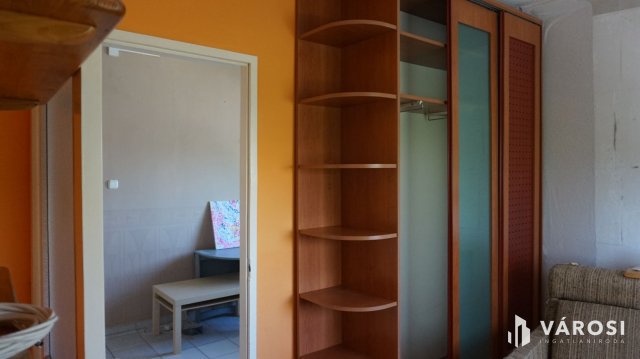 Eladó panellakás, Hódmezővásárhelyen 32.9 M Ft, 3 szobás