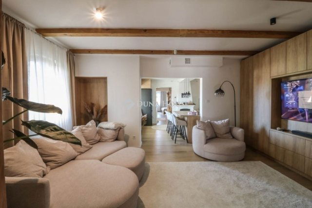 Eladó családi ház, Bogádon 145 M Ft, 4 szobás