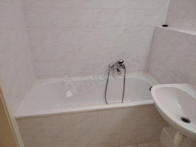 Eladó téglalakás, Budapesten, VIII. kerületben, Orczy téren