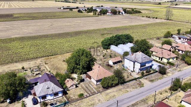 Eladó családi ház, Csányon 24.9 M Ft, 3 szobás