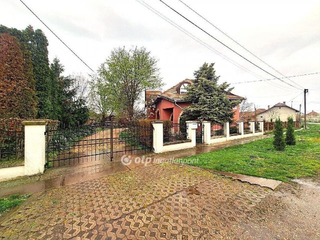 Eladó családi ház, Biharnagybajomban 59 M Ft, 3+1 szobás