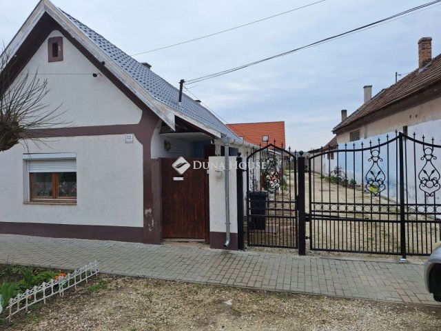 Eladó családi ház, Bicskén, Csokonai utcában 39.5 M Ft