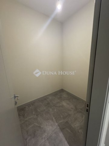 Eladó téglalakás, Budapesten, IX. kerületben 89.9 M Ft, 1 szobás