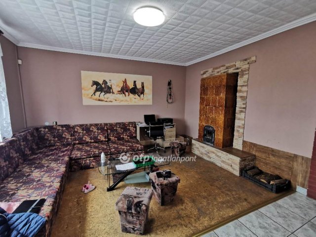 Eladó családi ház, Kisszálláson 95 M Ft, 3 szobás