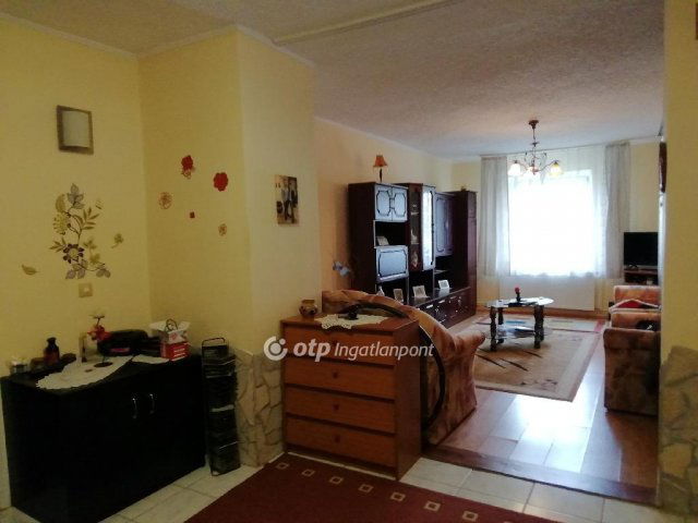 Eladó családi ház, Tiszafüreden 26.9 M Ft, 4 szobás