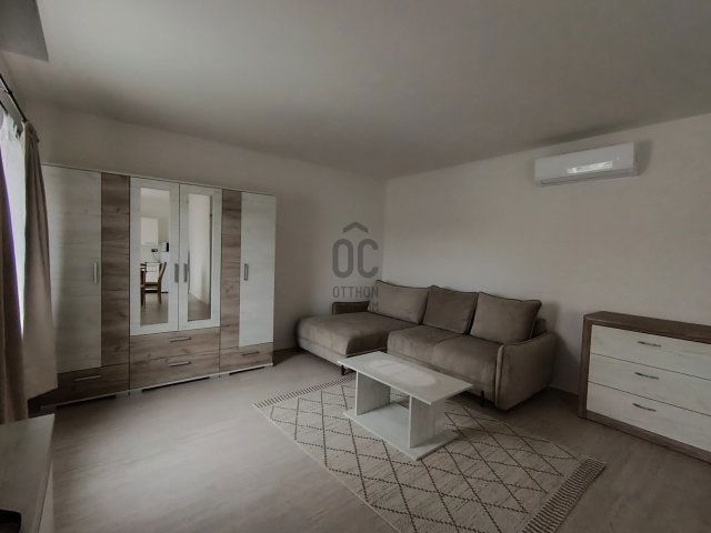 Kiadó téglalakás, albérlet, Cegléden 130 E Ft / hó, 1 szobás