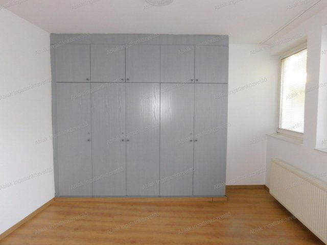 Kiadó iroda, Kecskeméten, Vörösmarty utcában 60 E Ft / hó