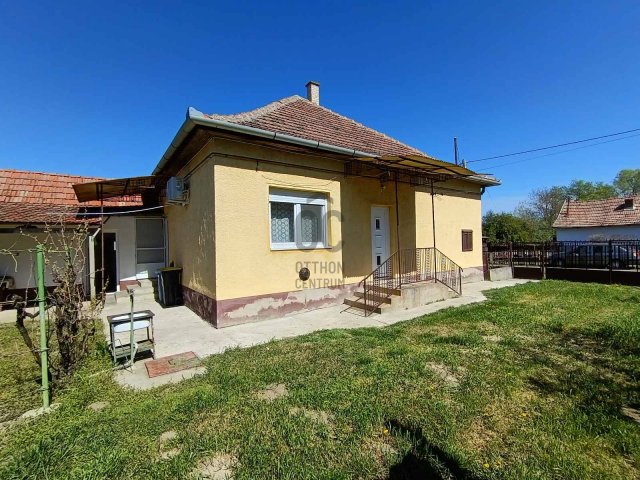 Eladó családi ház, Zsákán 18 M Ft, 3 szobás