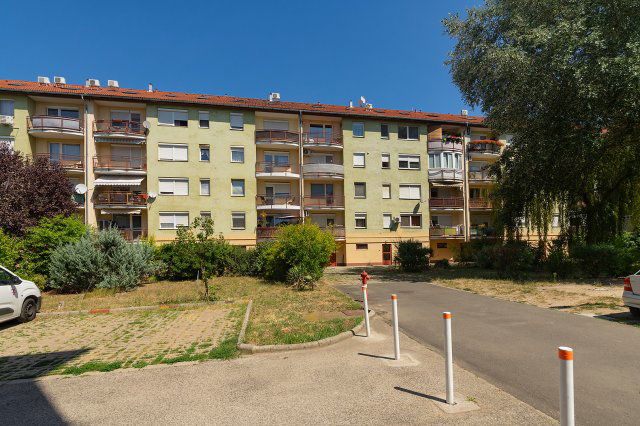 Eladó téglalakás, Budapesten, XV. kerületben 99.5 M Ft, 3 szobás