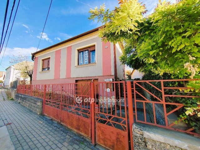 Eladó családi ház, Hosszúhetényen 49 M Ft, 3+1 szobás