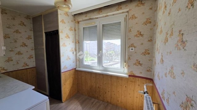 Eladó panellakás, Székesfehérvárott 44.9 M Ft, 2 szobás