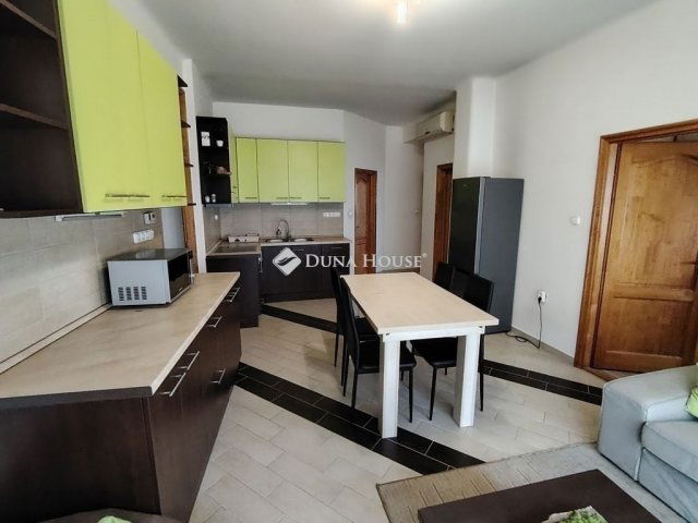 Eladó téglalakás, Budapesten, XI. kerületben 150 M Ft, 5 szobás