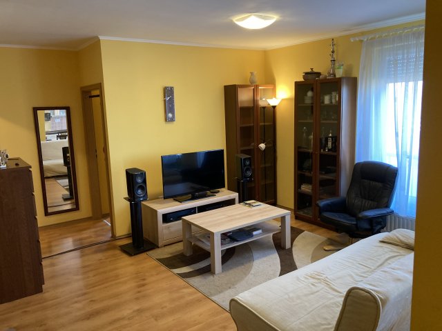 Eladó téglalakás, Budapesten, X. kerületben, Somfa utcában
